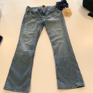 Bootcut, juniors size 9 short jeans